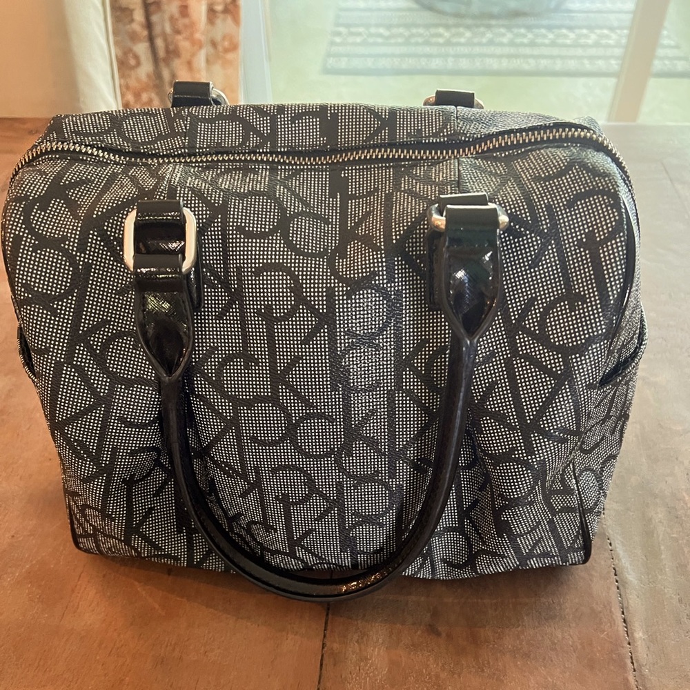 Adorable Calvin Klein tote bag
